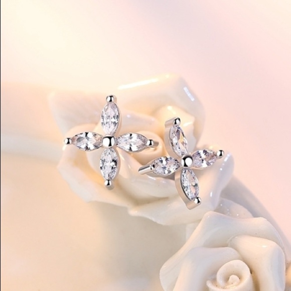 NEW! STERLING❄️SNOWFLAKES❄️